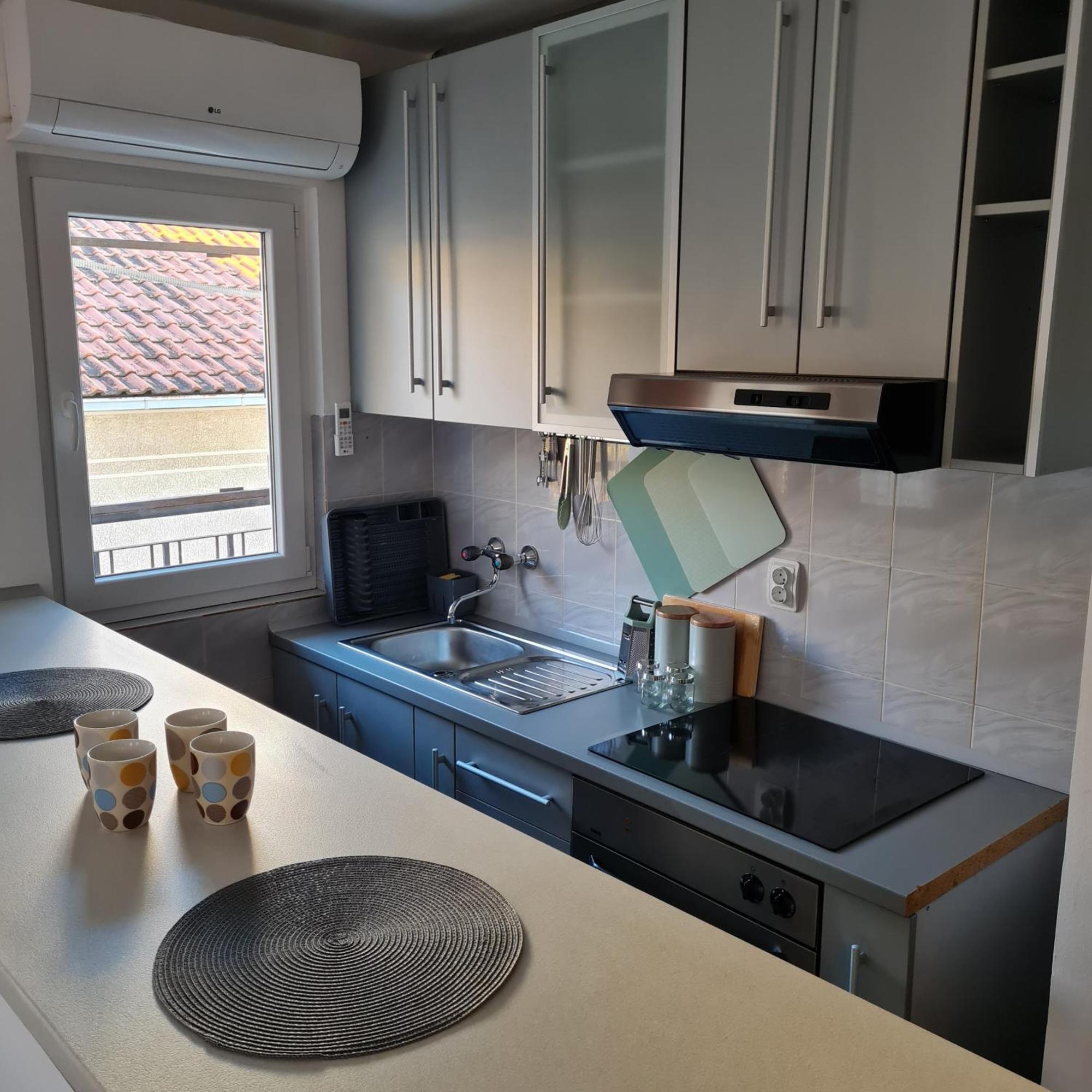 Apartman011 *